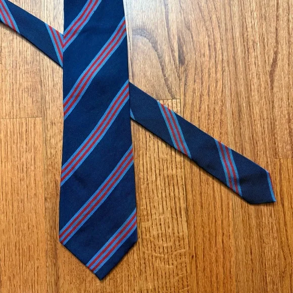 Burberrys navy blue silk tie with red and light blue stripes - Picture 3 of 11